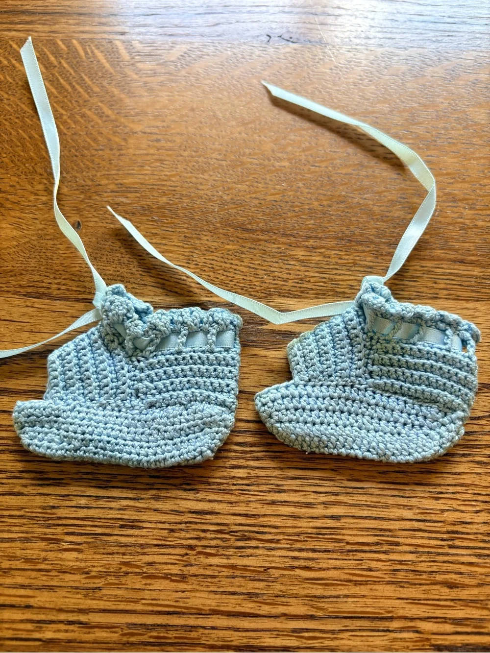VTG Handmade Baby Crochet Booties without toes in Light Blue w/ Ribbon